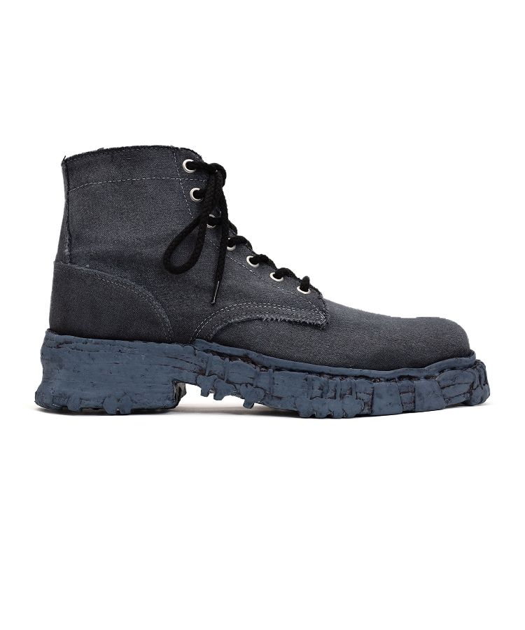 Vintage-like Sole Canvas Boots