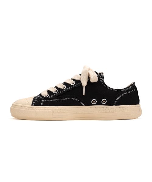 PAST Sole 6 - Hole Canvas Low-top Sneaker