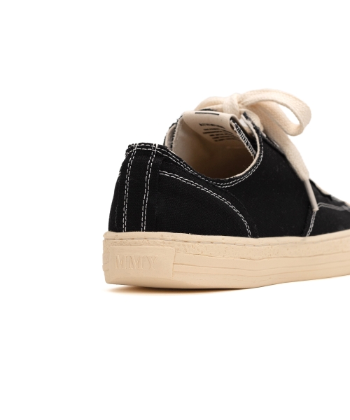 PAST Sole 6 - Hole Canvas Low-top Sneaker
