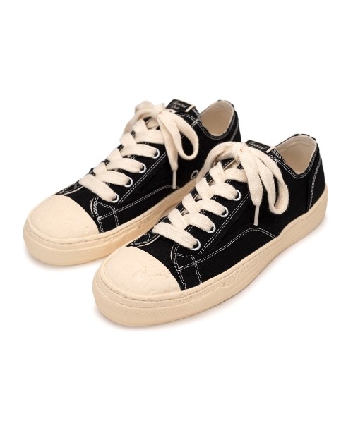 PAST Sole 6 - Hole Canvas Low-top Sneaker