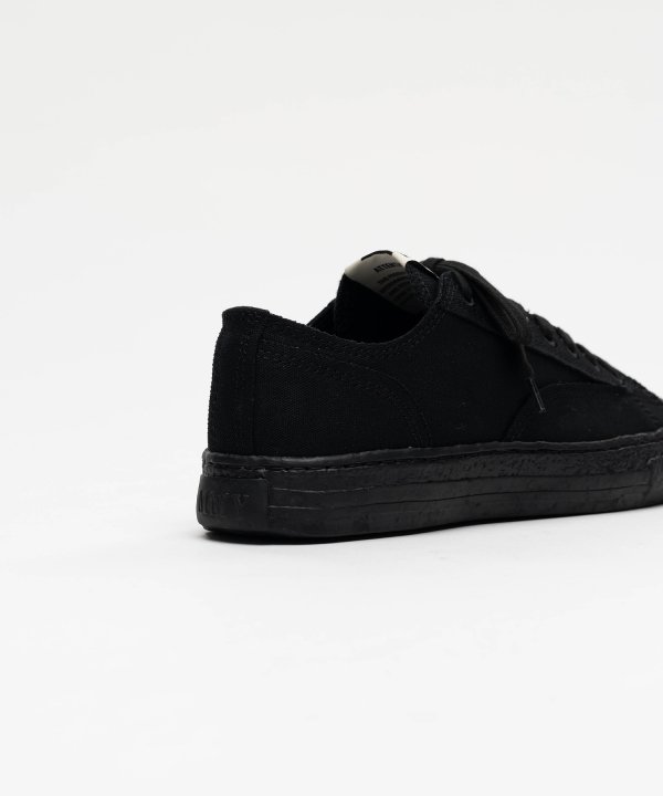 "ROY" PAST Sole Canvas Low-top Sneaker